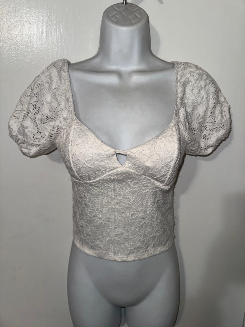 No Boundaries juniors white lace puff sleeve top